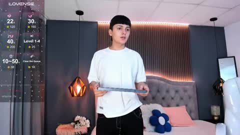 Snapshot of maxii18_ chatting on November 14, 7:23 pm -- -- online show from November 14, 7:23 pm