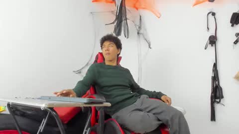 Maximiliano online show from November 4, 7:57 pm