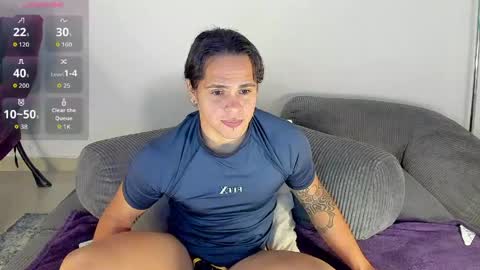 maximiliano_scoott_ online show from May 10, 9:42 pm
