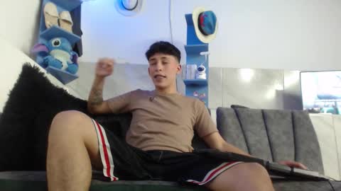 maximilianobull online show from December 15, 4:33 pm