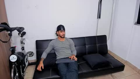 Maximo online show from November 24, 2:44 am