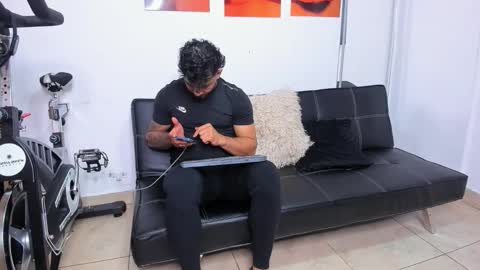 Maximo online show from November 26, 3:07 am