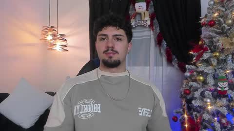 Maximo online show from December 11, 10:03 am