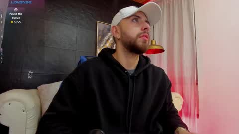 Maximo Wolf online show from November 2, 8:00 pm