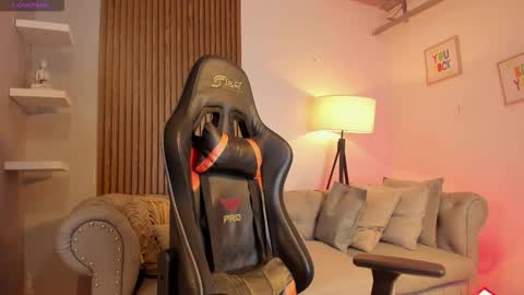 Maximo Wolf online show from January 11, 10:04 pm