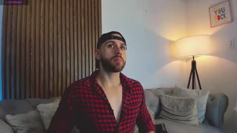 Maximo Wolf online show from March 8, 11:30 pm