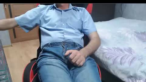 maximus3334 online show from June 28, 7:42 pm