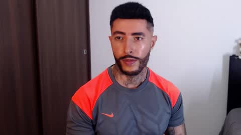 Independent Model online show from December 19, 6:56 am