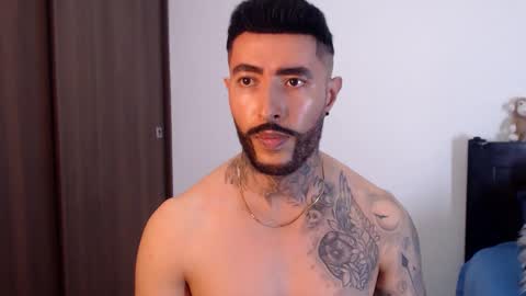 Independent Model online show from December 22, 6:39 am