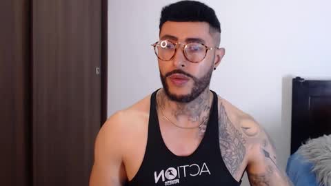 Independent Model online show from December 26, 3:59 am