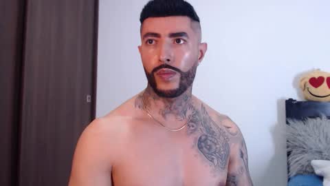 Independent Model online show from January 12, 7:53 am