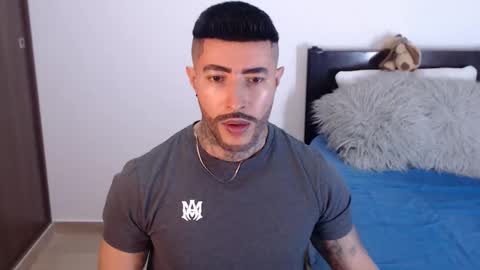 Independent Model online show from January 19, 4:33 am