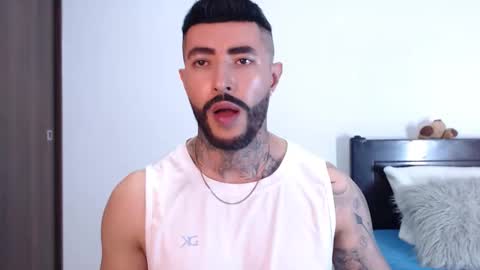 Independent Model online show from February 4, 2:49 am