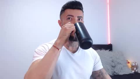 Independent Model online show from September 21, 3:08 am