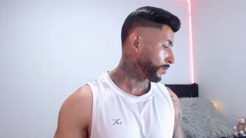 Independent Model online show from October 3, 2:41 am