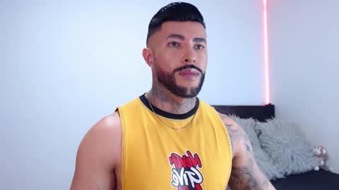 Independent Model online show from October 6, 1:25 am