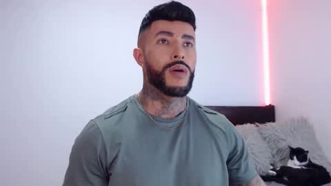 Independent Model online show from October 20, 12:44 am