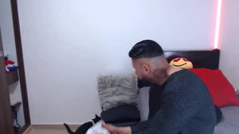 Independent Model online show from November 18, 3:23 am