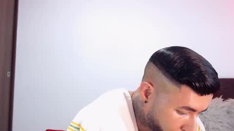 Independent Model online show from February 3, 6:22 am