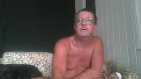 Snapshot of maximus_oreally chatting on December 31, 10:23 pm Max online show from December 31, 10:23 pm