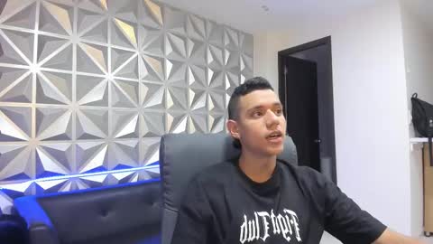 Maximus online show from January 2, 7:07 pm