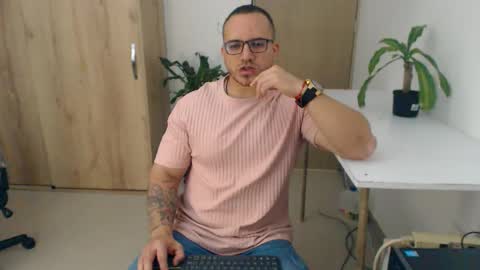 maximus online show from April 30, 11:09 pm