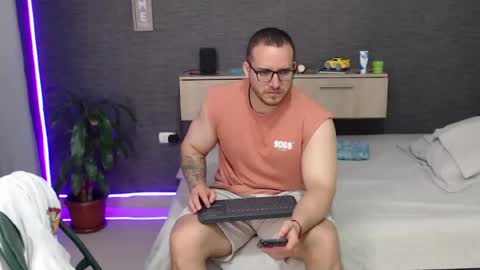 Snapshot of maximussantorini chatting on June 28, 6:47 pm maximus online show from June 28, 6:47 pm