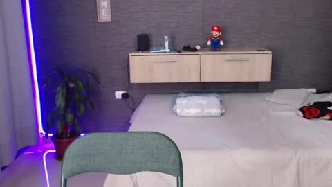Snapshot of maximussantorini chatting on July 15, 4:40 am maximus online show from July 15, 4:40 am