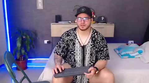 Snapshot of maximussantorini chatting on July 24, 7:12 pm maximus online show from July 24, 7:12 pm