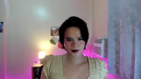 Snapshot of maxine_fucks chatting on October 25, 4:24 pm maxine_fucks online show from October 25, 4:24 pm
