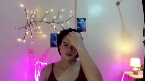 Snapshot of maxine_fucks chatting on October 28, 1:20 am maxine_fucks online show from October 28, 1:20 am