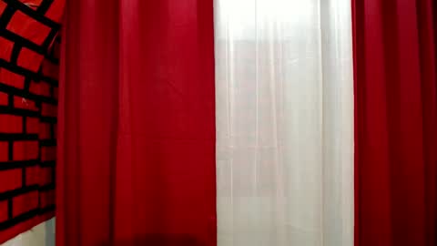 Snapshot of maxine_sucks chatting on February 17, 11:13 am Maxine Sucks online show from February 17, 11:13 am