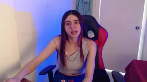 Snapshot of maxinesex_ chatting on May 27, 1:41 pm maxinesex_ online show from May 27, 1:41 pm