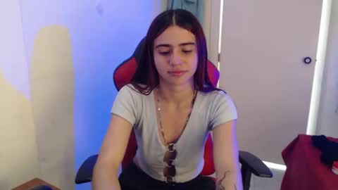 Snapshot of maxinesex_ chatting on May 28, 2:25 pm maxinesex_ online show from May 28, 2:25 pm