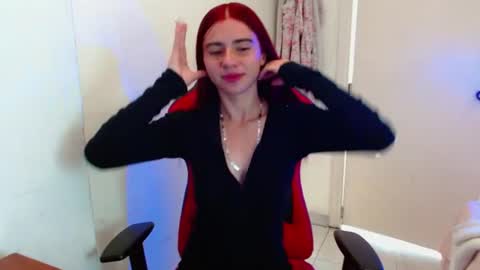Snapshot of maxinesex_ chatting on July 8, 2:10 pm maxinesex_ online show from July 8, 2:10 pm