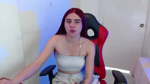 Snapshot of maxinesex_ chatting on July 15, 3:28 pm maxinesex_ online show from July 15, 3:28 pm