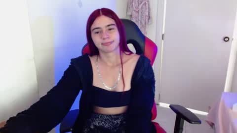 Snapshot of maxinesex_ chatting on July 17, 1:51 pm maxinesex_ online show from July 17, 1:51 pm