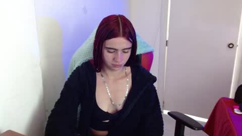 Snapshot of maxinesex_ chatting on July 28, 3:21 pm maxinesex_ online show from July 28, 3:21 pm