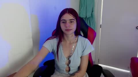 Snapshot of maxinesex_ chatting on August 6, 1:57 pm maxinesex_ online show from August 6, 1:57 pm
