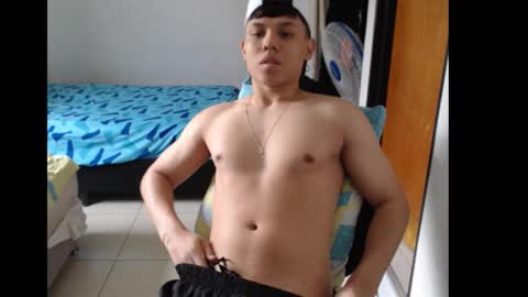 Snapshot of maxiolly108534 chatting on November 10, 4:50 pm maxiolly108534 online show from November 10, 4:50 pm