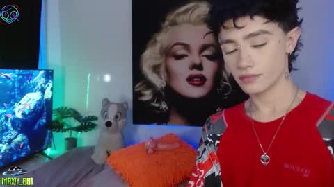 Snapshot of maxiy_001 chatting on November 12, 4:57 am Max online show from November 12, 4:57 am