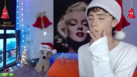 Snapshot of maxiy_001 chatting on December 4, 5:39 am Max online show from December 4, 5:39 am
