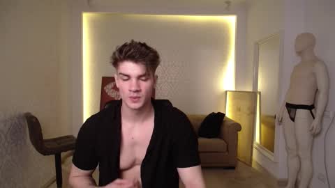 MaxKaiden online show from February 14, 6:23 am