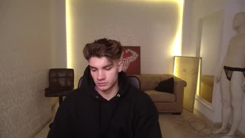 MaxKaiden online show from March 1, 5:09 am