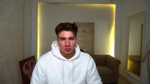 MaxKaiden online show from October 3, 6:43 am