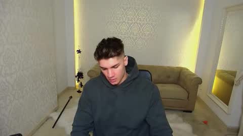 MaxKaiden online show from November 8, 5:18 am