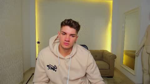 MaxKaiden online show from November 9, 5:28 am