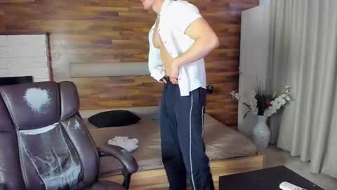 MaxKaiden online show from March 13, 7:04 am