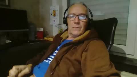 Snapshot of maxou569 chatting on January 8, 12:51 pm maxou569 online show from January 8, 12:51 pm