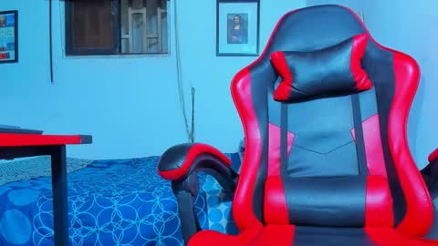 Snapshot of maxowens_oficial chatting on September 14, 8:30 pm MAX online show from September 14, 8:30 pm